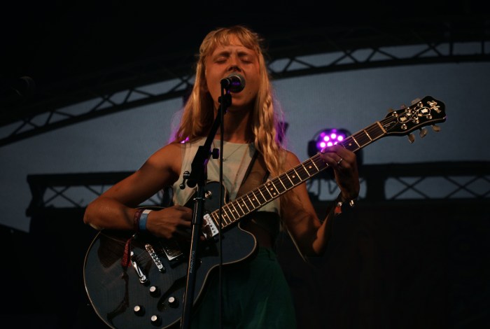 Alice Phoebe Lou - Brain Stage (9th) 2